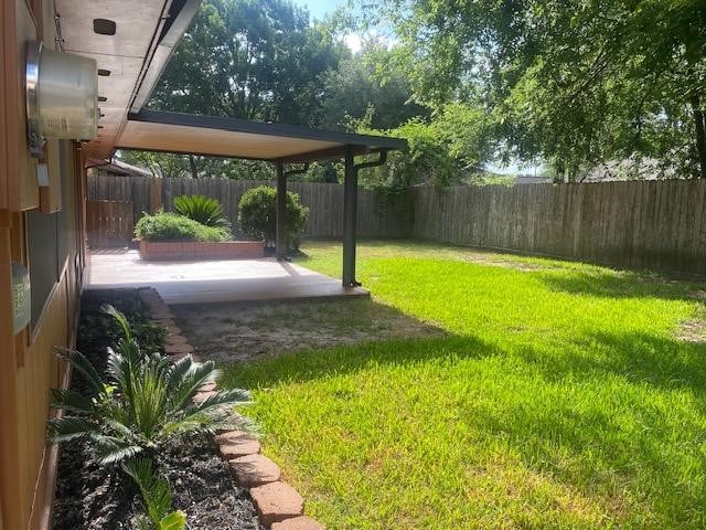 view of yard with a patio