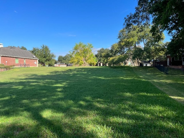 Listing photo 3 for 5235 Westerdale Dr, Fulshear TX 77441