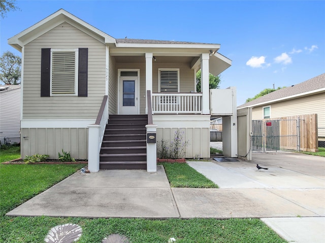 view of front of house featuring covered porch