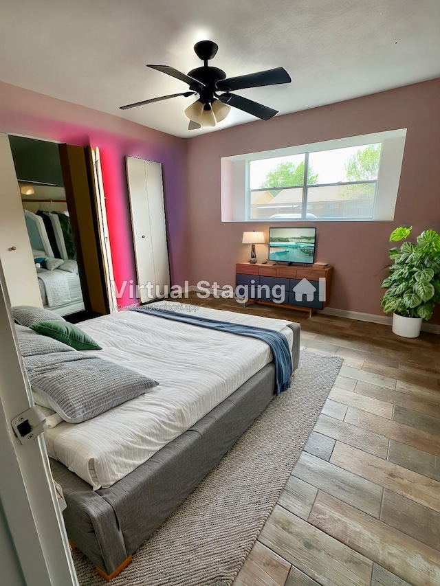 bedroom featuring ceiling fan