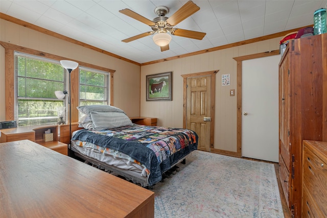 bedroom featuring ceiling fan