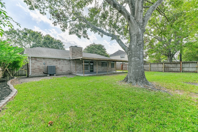 view of yard with a patio