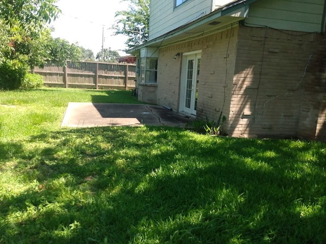 view of yard with a patio