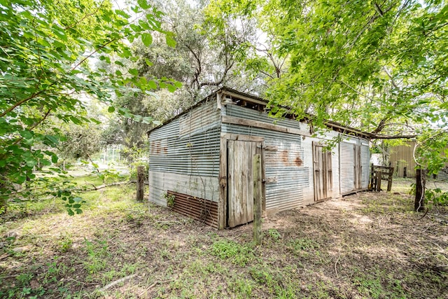 view of outbuilding