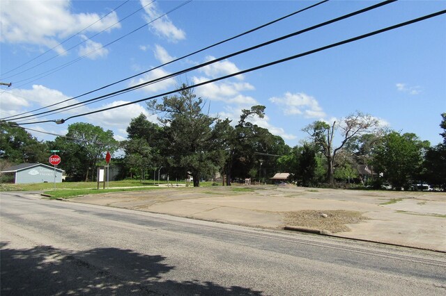 401 Drew Rd, Livingston, TX 77351 - photo 4