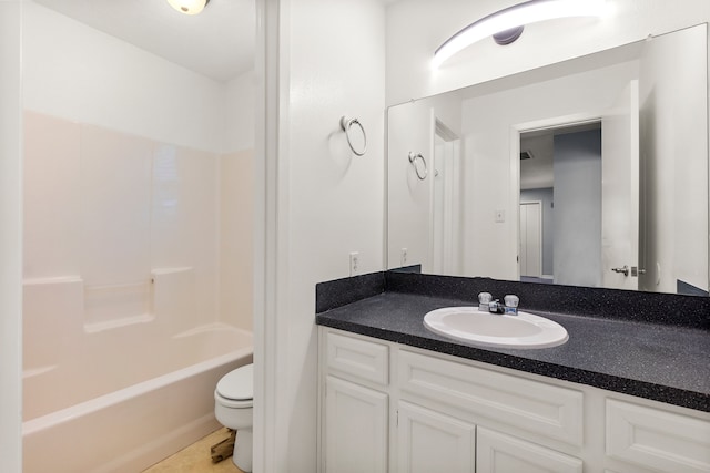 full bathroom with washtub / shower combination, vanity, and toilet