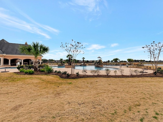 view of yard featuring a water view