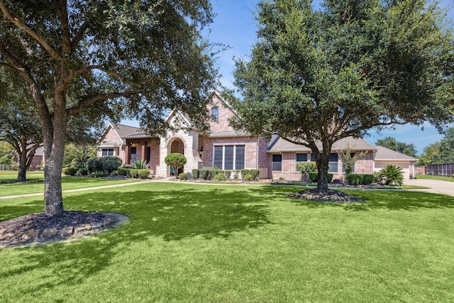 view of front facade with a front yard