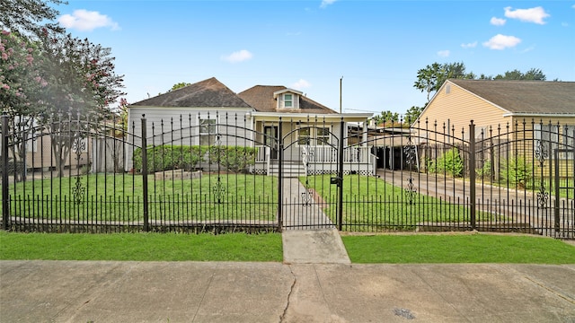 view of front of house with a front yard