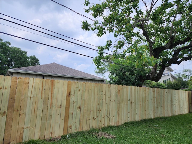 view of yard featuring fence