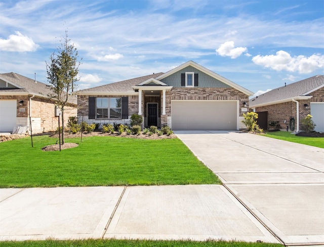 ranch-style home featuring a front lawn