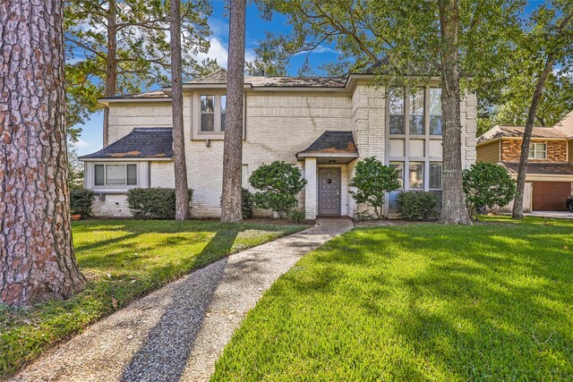 view of front of property with a front yard