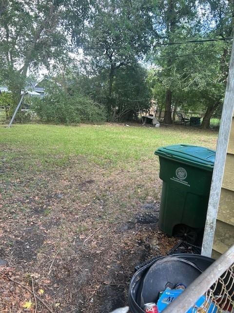 5211 Pensdale, Houston, TX 77033 - view of yard
