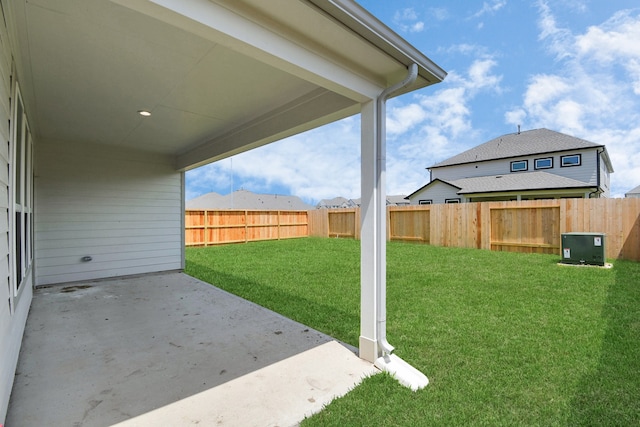 view of yard with a patio