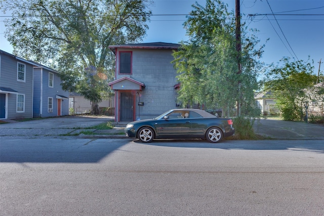2410 Milby St, Houston, TX 77004 - view of front of house with concrete block siding