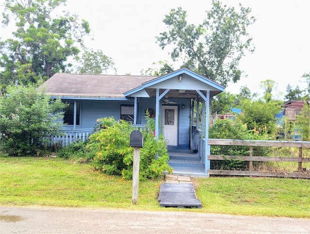 view of front of house with a front yard