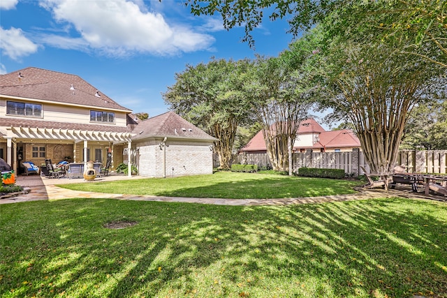 view of yard featuring a patio area