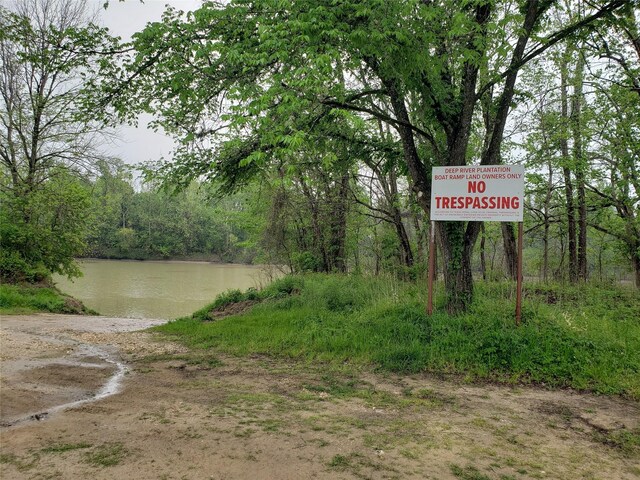 253 Plantation Rd, Trinity, TX 75862