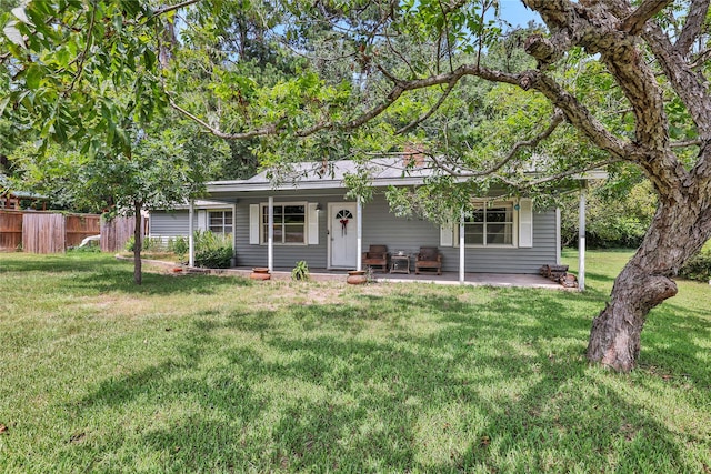 view of front facade with a front lawn