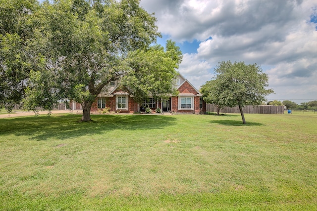 view of front of house featuring a front yard