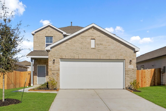 view of front of property featuring a front yard