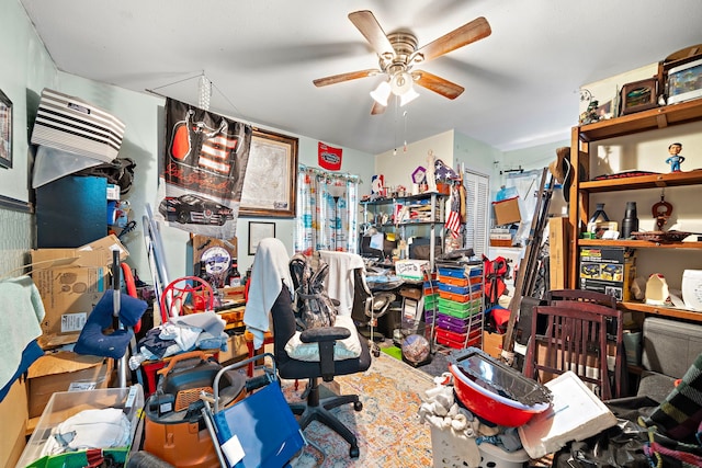 misc room featuring ceiling fan