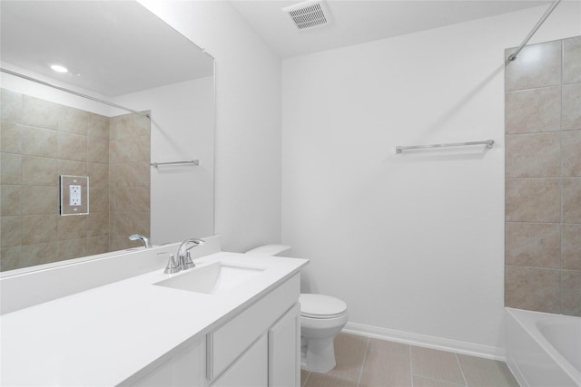 full bathroom featuring visible vents, toilet, vanity, baseboards, and shower / bathing tub combination