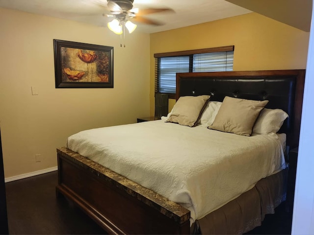 bedroom featuring ceiling fan