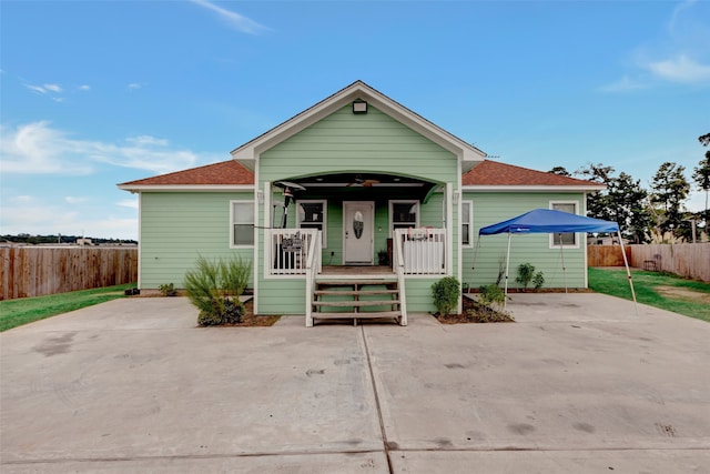 view of front of house featuring covered porch