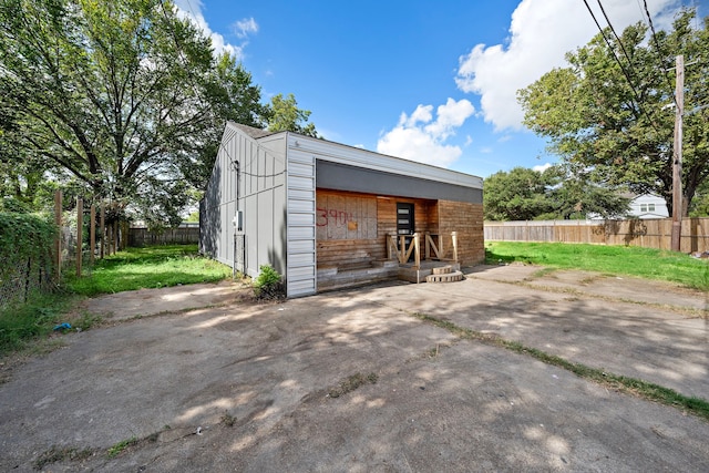 view of outbuilding