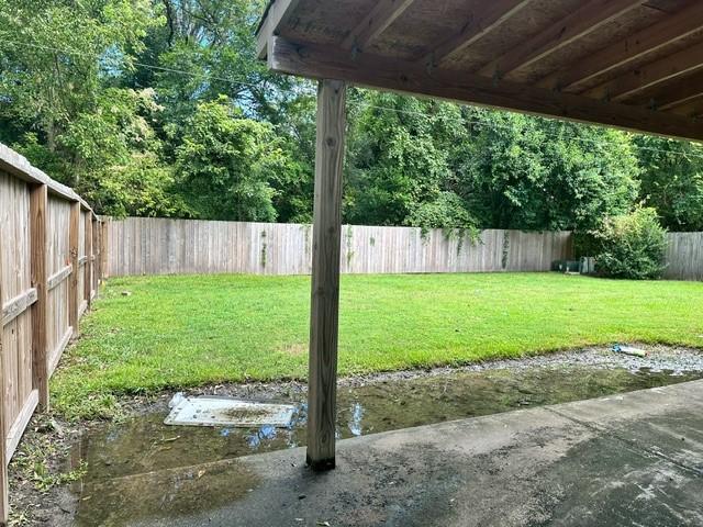 7410 Ashmole Ln, Houston, TX 77088 - view of fenced backyard