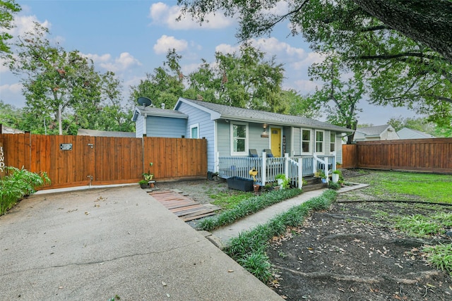 view of front of property