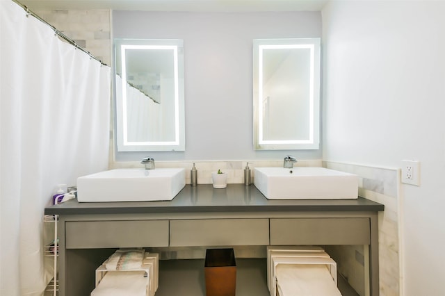 bathroom with vanity