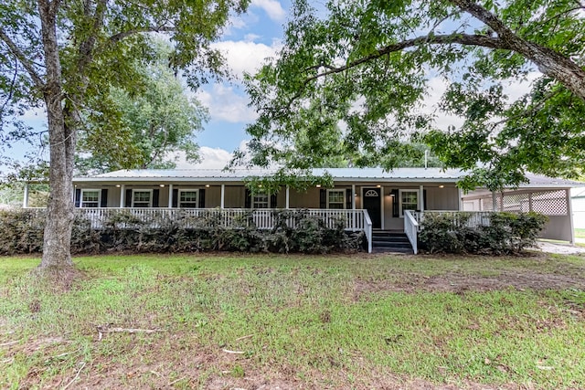 single story home featuring a porch