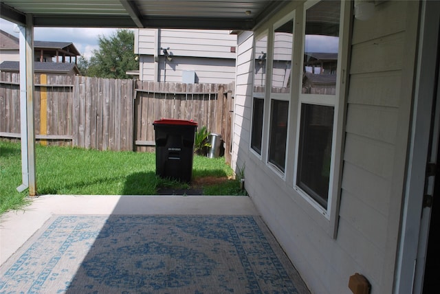 view of yard featuring a patio