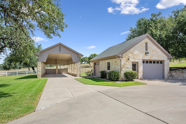 view of front of home featuring a front yard