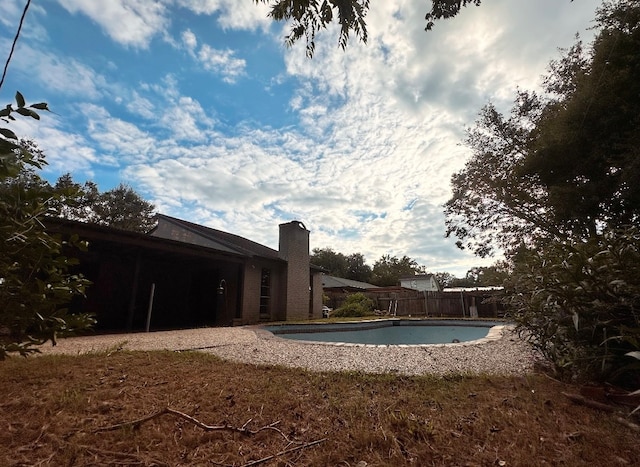 view of swimming pool