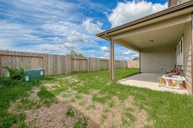 view of yard with a patio