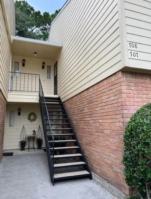 Listing photo 3 for 14515 Wunderlich Dr Unit 708, Houston TX 77069