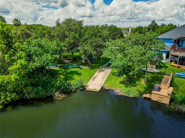 bird's eye view with a water view