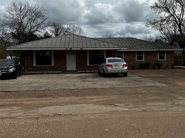 view of front of house