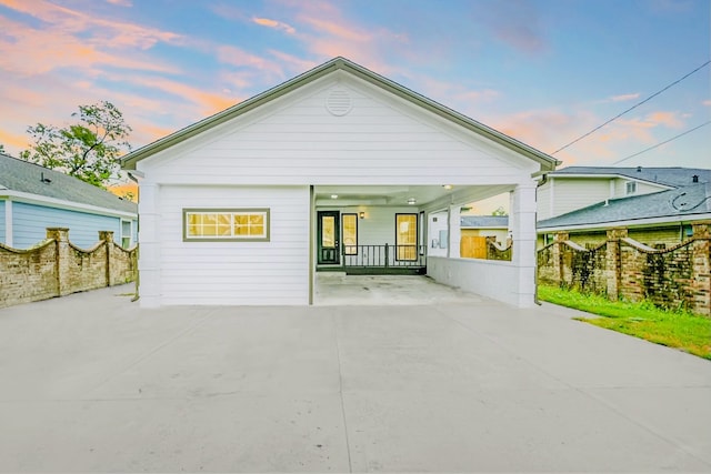 view of front of house featuring a porch