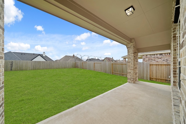 view of yard featuring a patio area