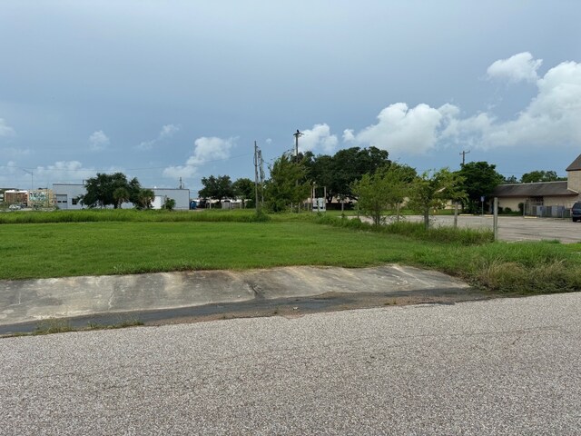 1119 6th St N, Texas City, TX 77590 - photo 8