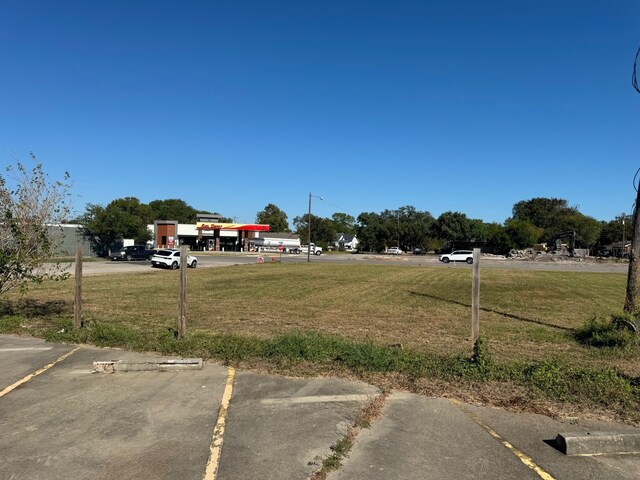 1119 6th St N, Texas City, TX 77590 - photo 4