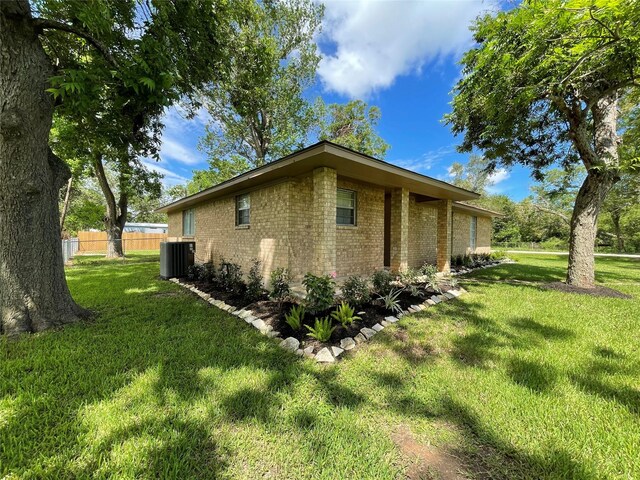 102 Cotton St, Jones Creek, TX 77541 - photo 5