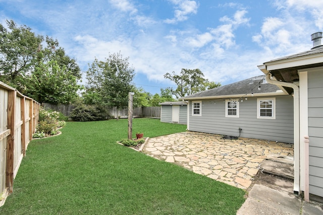 view of yard with a patio area