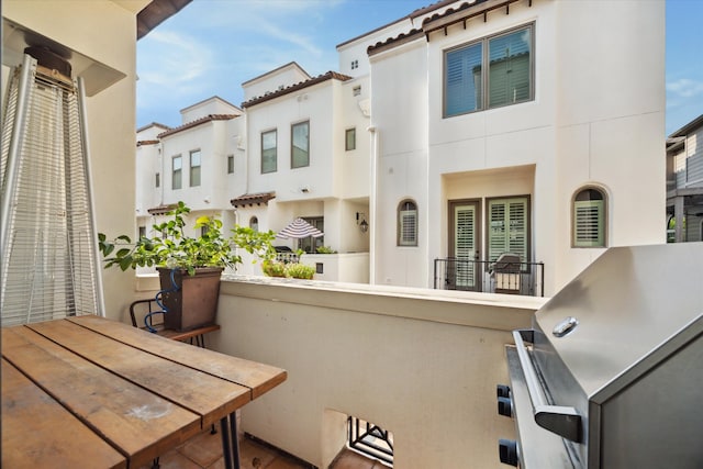 balcony with a grill