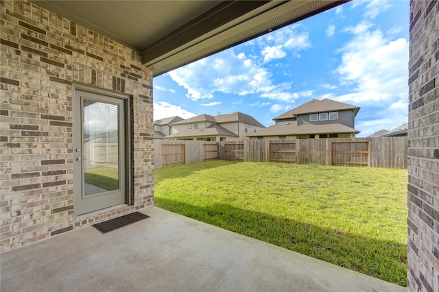 view of yard featuring a patio