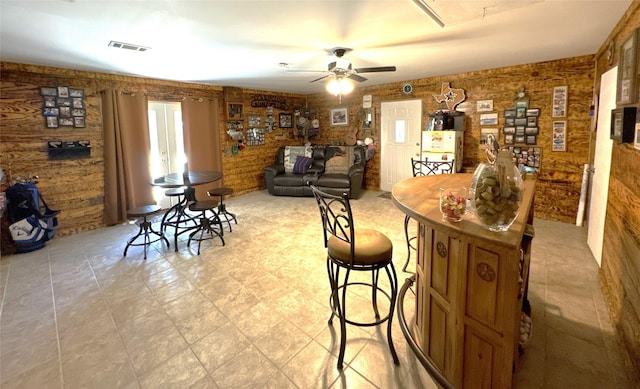 dining room with ceiling fan